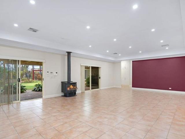 Large 5 Bedroom Home