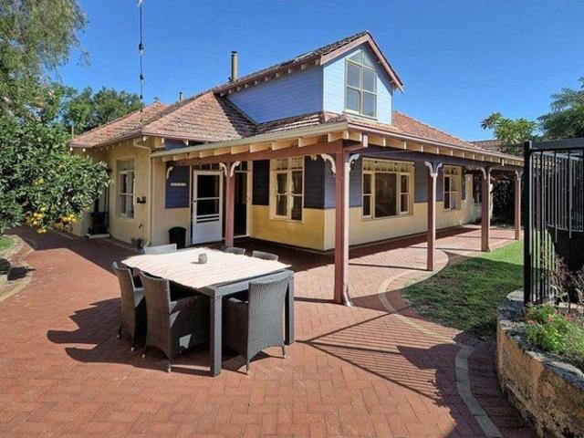 Large 5x2 Family Home with Pool on 1,009sqm Block Available 16 Nov