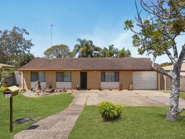 LARGE 678m2 BLOCK IN CENTRAL & CONVENIENT LOCATION! FANTASTIC ENTRY LEVEL BUYING!