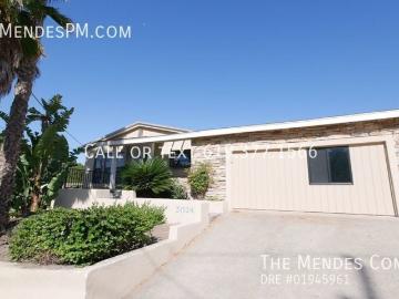 Large 6 Bed/4 Bath House Walking Distance to SDSU with Solar Panels on Duplex Property! Available 8/15/2026!*$1500 OFF FIRST MONTHS RENT!