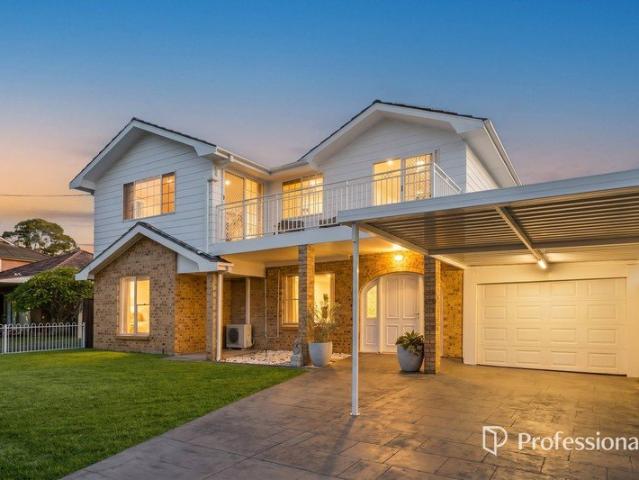 Large 7 bedroom family home with duplex potential