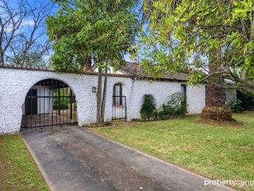 Large 847sqm approx. flat block