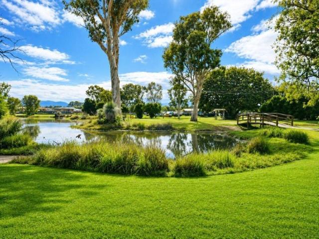 Large 935m² Allotment in Hedley Park Estate, Woolmar