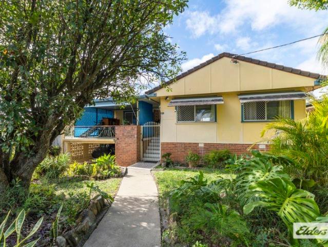 Large 949m² Opportunity with Split Level Living & Huge Potential