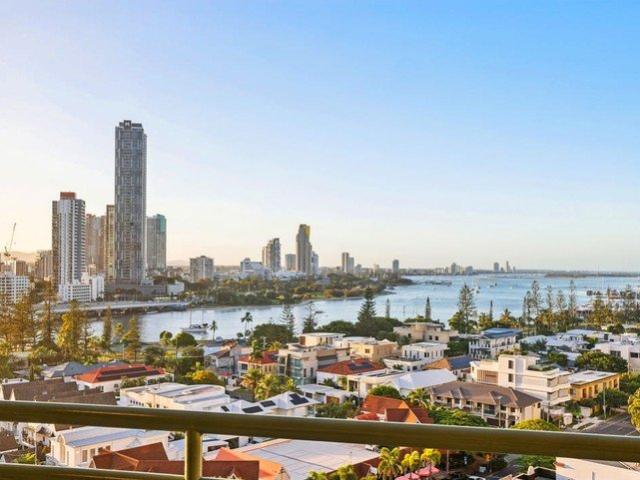 LARGE 105m2 ONE BEDROOM UNIT AT ENTRY LEVEL PRICE POINT