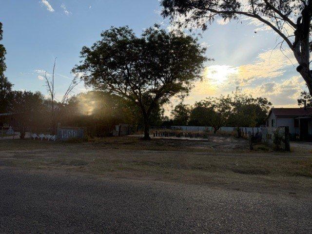 Large 1/4 Acre Vacant Block