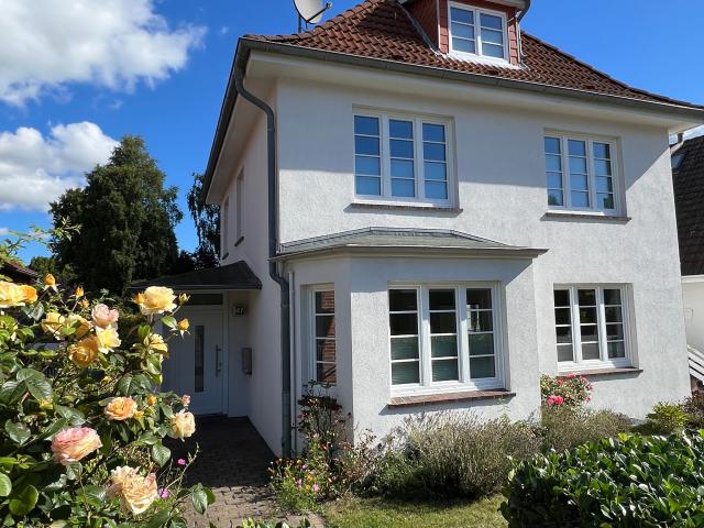 Large 1930s house in Neustadt/Holstein