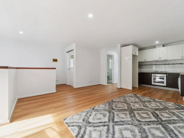 Large 1 Bdrm Upstairs Unit ~ Large Living Area ~ Balcony ~ Secure Garage Parking