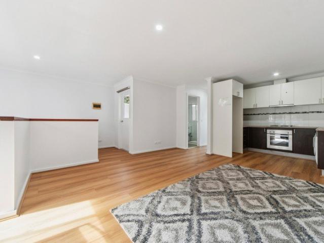 Large 1 Bdrm Upstairs Unit ~ Large Living Area ~ Balcony ~ Secure Garage Parking