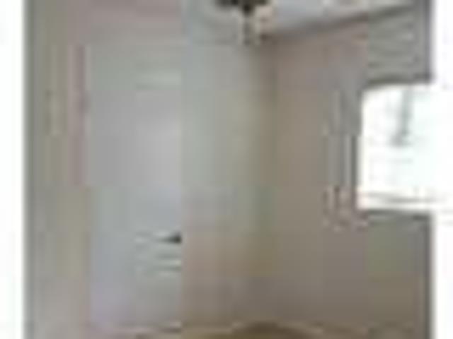 large 1 bed 1 bath unit Perfect for students. Parking Available!
