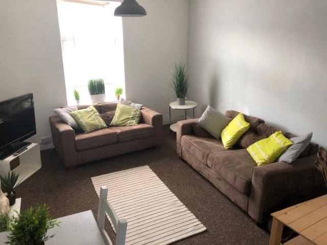 Large 1 bed, 2 floors flat. Hillsborough near tram