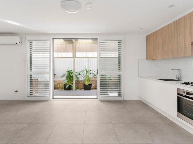 Large 1 bedroom apartment with 93 sqm on title