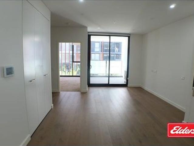 Large 1 bedroom + Study Apartment Ramsgate Park