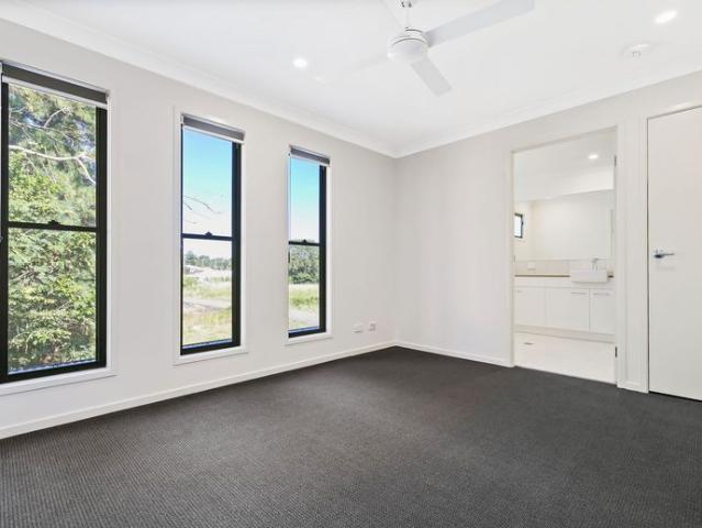 Large 2 Bdrm 2.5 Bath Townhouse Close to Nambour CBD Low Maintenance Living at its Best. Rent Increases to $690 27/05/2027