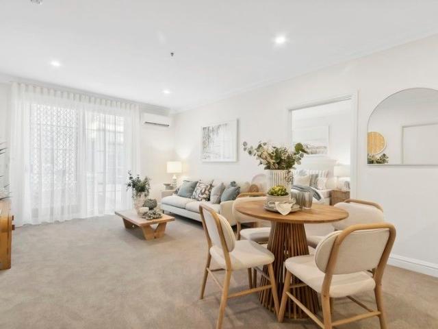 Large 2 bedroom, 2 bathroom ground floor apartment