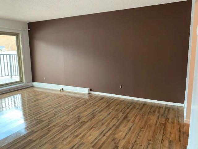Large 2 Bedroom Condo for Rent Central Cochrane — 2 Bedrooms Condo Unit