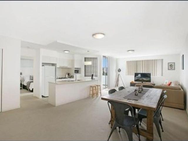 LARGE 2 Bedroom Apartment – Unfurnished