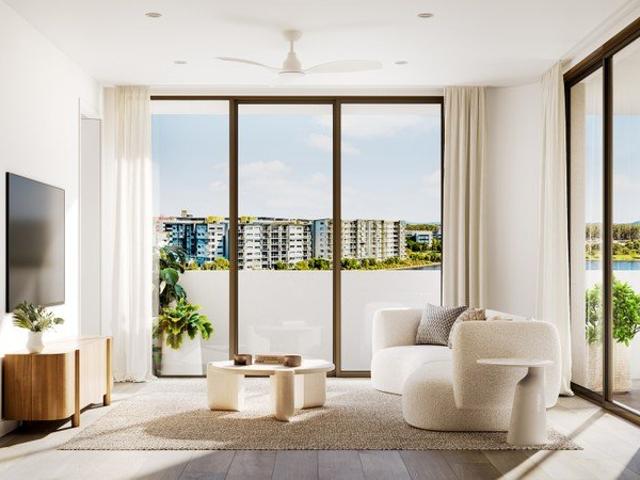 Large 2 Bedroom Apartment with Lake Views