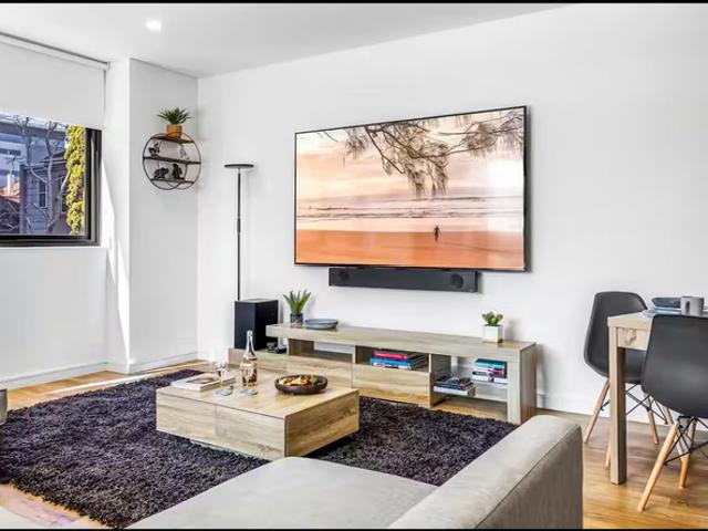 Large 2 bedroom apartment