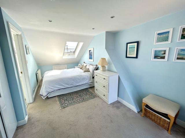 Large 2 bedroom flat plus study, Wandsworth SW18