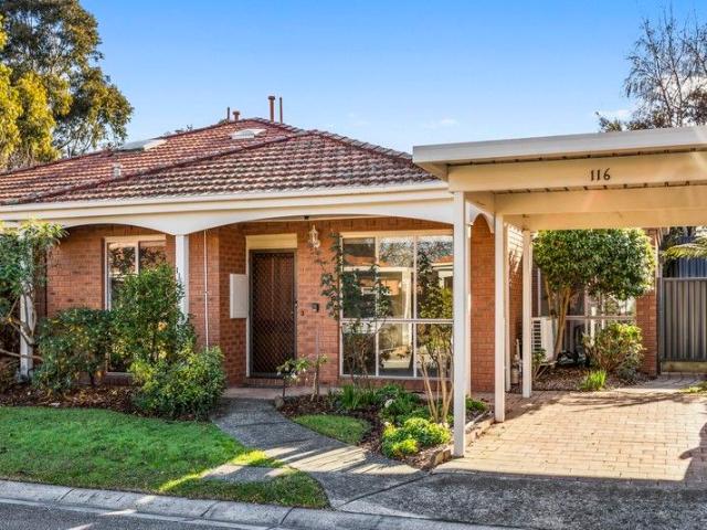 Large 2 bedroom plus study villa