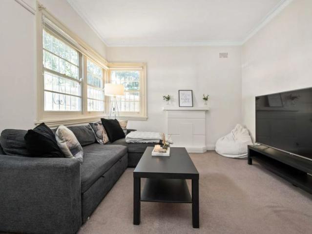 Large 2 Bedroom Plus Sunroom Moments to Coogee Beach