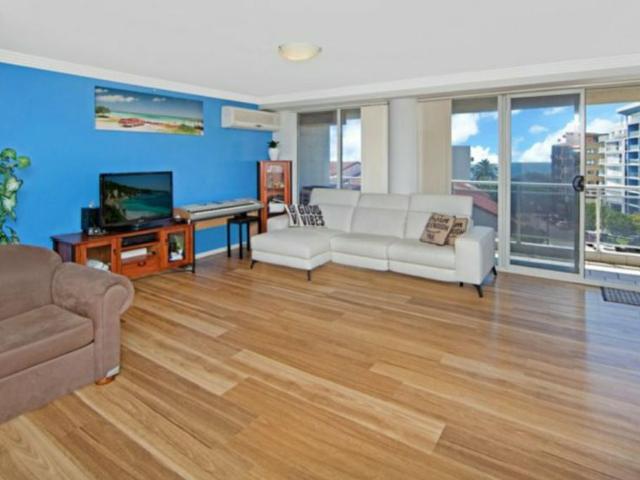 Large 2 Bedroom Unit in The Entrance