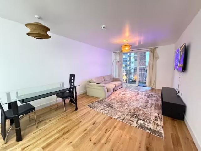 Large 2BED flat in Haggerston/London Fields