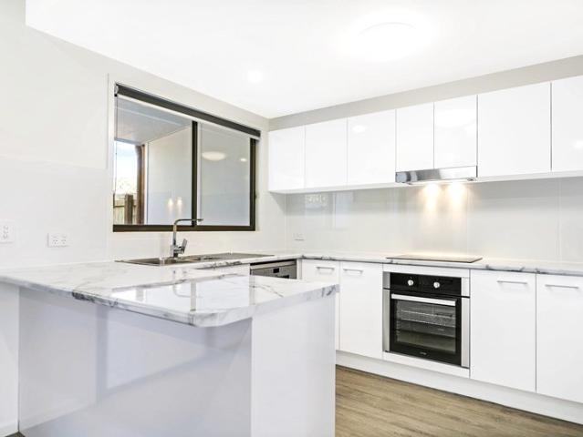 Large 3 Bdrm 2.5 Bathroom Townhouse with Views Close to Nambour CBD Low Maintenance Living at its Best. Rent increase to $700 21/12/2026