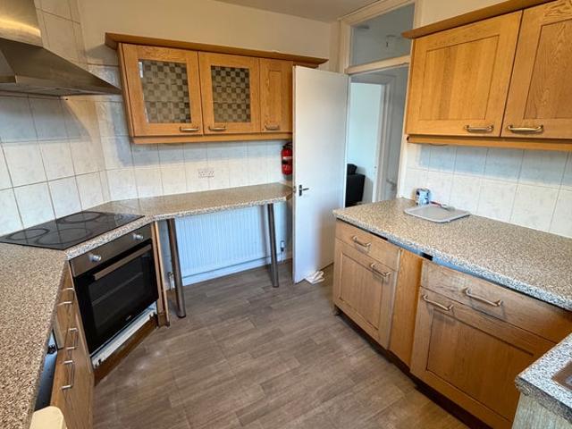 Large 3 bed flat Winchmore hill £2,075