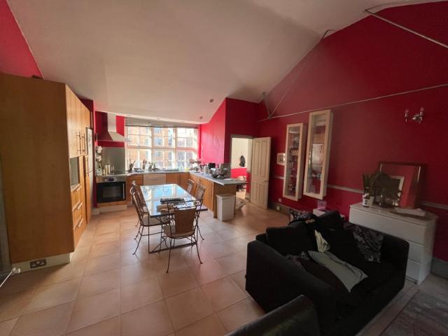 Large 3 bed luxury flat in Holborn / Bloomsbury