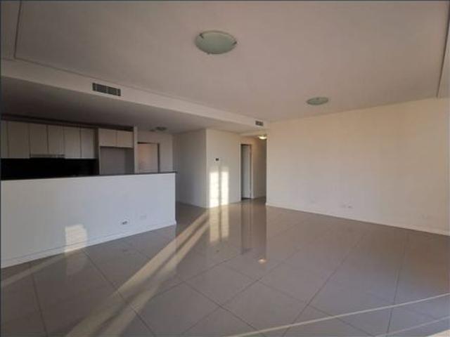 Large 3 bedroom apartment for lease in Hillsdale