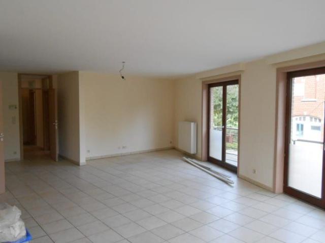 Large 3 bedroom apartment Ideal for sharing/family