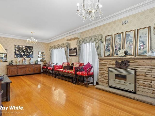SPACIOUS BRICK HOME PEACEFUL LOCATION