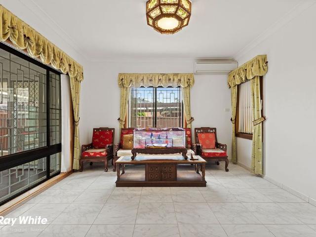 SPACIOUS BRICK HOME PEACEFUL LOCATION