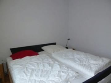 large 3 bedroom ground floor apartment in Stadthagen. Quietly located in green surroundings, for 2