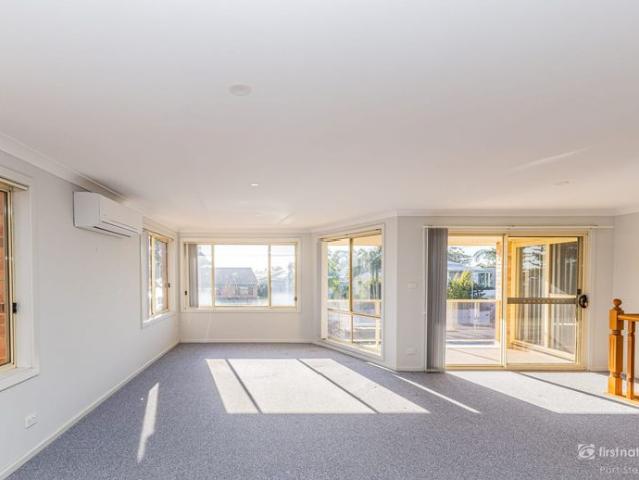 Large 3 bedroom family home near the water