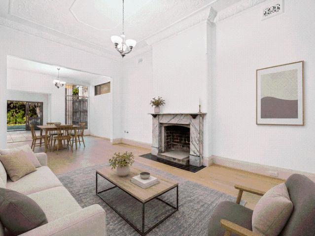 LARGE 3 BEDROOM HOUSE IN PRIME LOCATION!