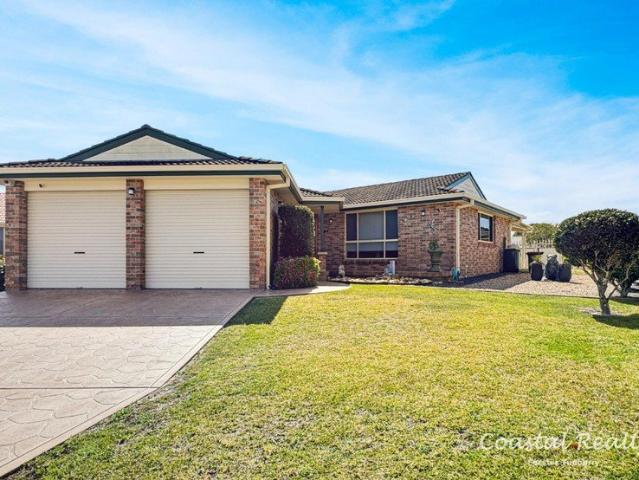 Large 3 bedroom home with full side access