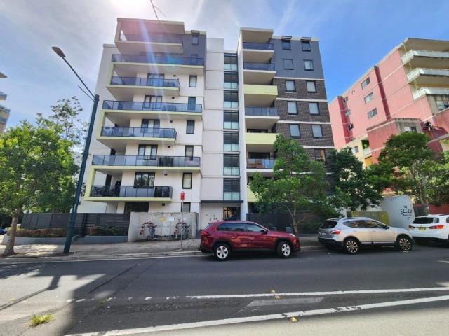 Large 3 Bedroom Unit!