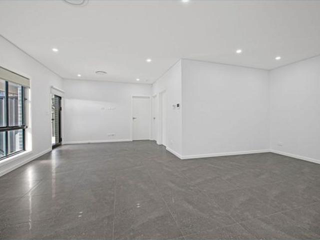 LARGE 3 BEDROOM VILLA IN QUIET COMPLEX