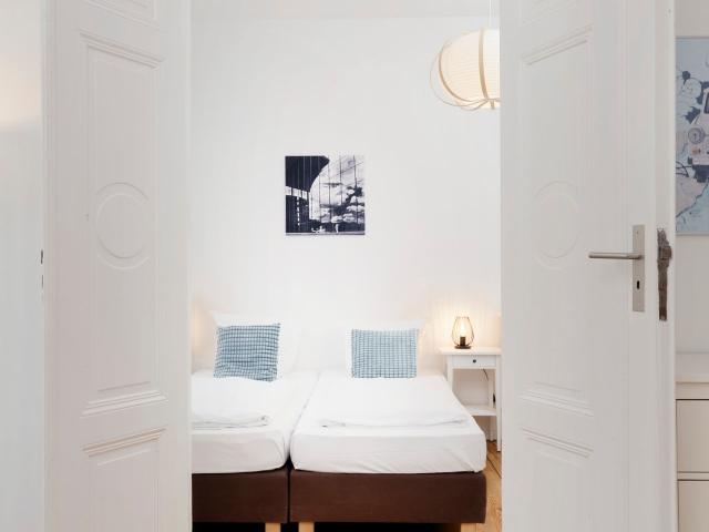 Large 3 room apartment with 1,5 bathrooms in central Prenzlauer Berg, Berlin Amsterdam Apartments for Rent