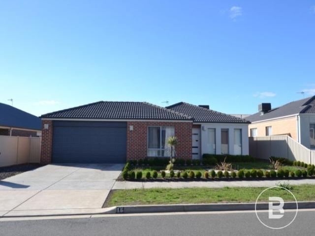 LARGE THREE BEDROOM FAMILY HOME IN CANADIAN