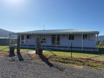 Booti Booti, Crawford River - Garden