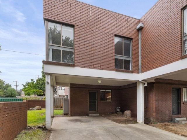 Large Three Bedroom townhouse