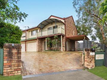 Large Townhouse with Private Entertaining | Close To Everything