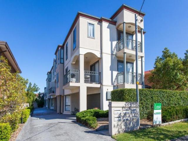 Large Tri Level Townhouse