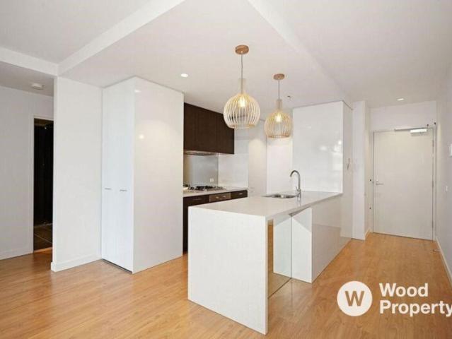 Large Two Bedroom Apartment In Fantastic Location!