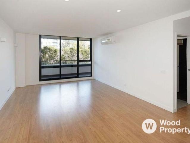 Large Two Bedroom Apartment In Fantastic Location!