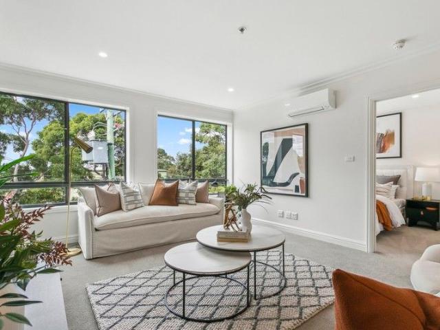Large two bedroom apartment on the third floor